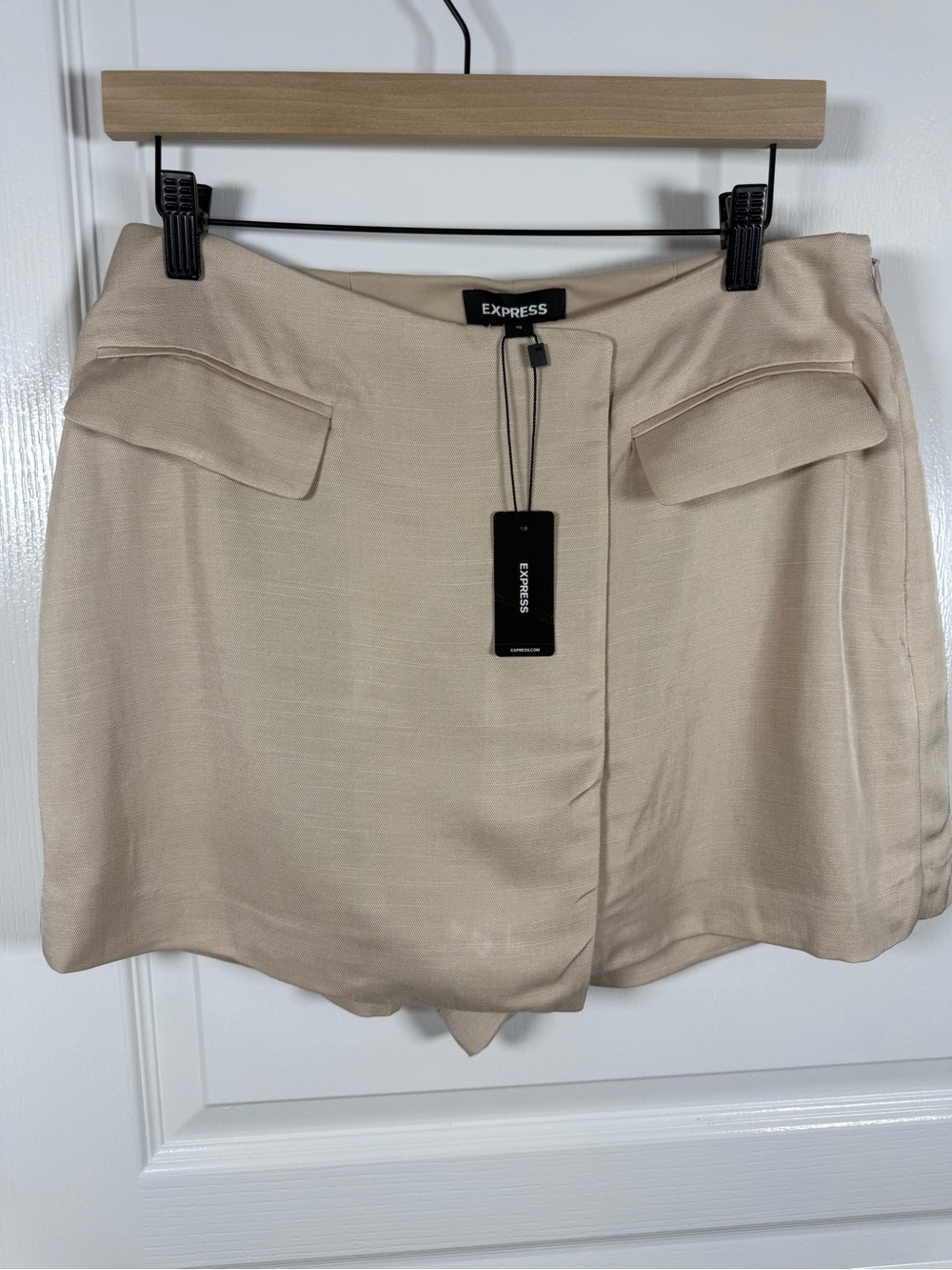 Express Neutral Beige Mini Skort with shorts (023)
